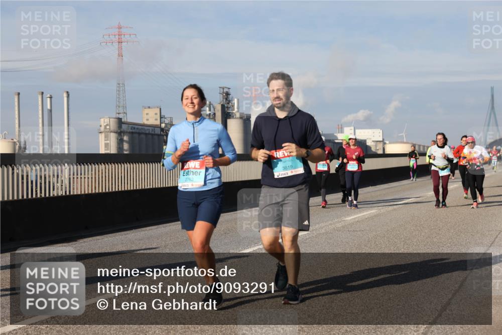 03.10.2025 - Köhlbrandbrückenlauf Lena Gebhardt http://msf.ph/oto/9093291 03.10.2025 10:08:42 Position 2 2763, 3819 meine-sportfotos.de