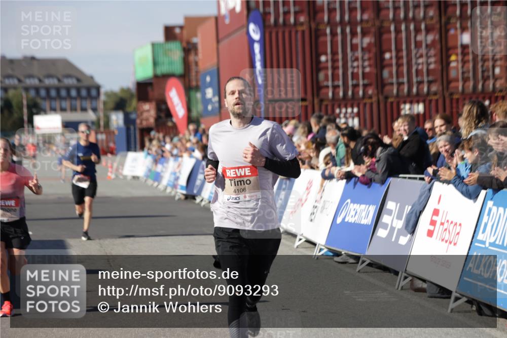 03.10.2025 - Köhlbrandbrückenlauf Jannik Wohlers http://msf.ph/oto/9093293 03.10.2025 12:54:34 Ziel 4023, 4060, 4106, 4209, 6683 meine-sportfotos.de