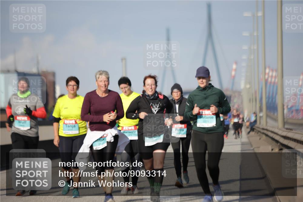 03.10.2025 - Köhlbrandbrückenlauf Jannik Wohlers http://msf.ph/oto/9093314 03.10.2025 10:12:06 Position 3 3254, 243, 1963, 6, 66, 2116, 2271 meine-sportfotos.de