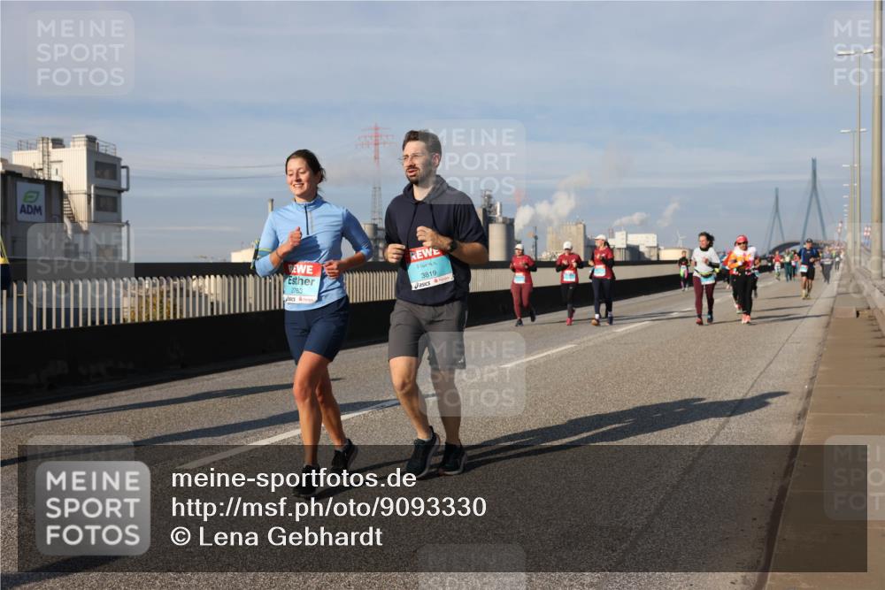 03.10.2025 - Köhlbrandbrückenlauf Lena Gebhardt http://msf.ph/oto/9093330 03.10.2025 10:08:43 Position 2  meine-sportfotos.de