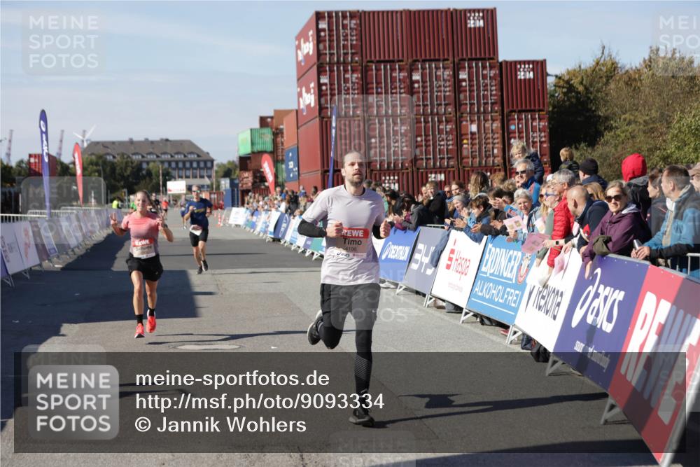 03.10.2025 - Köhlbrandbrückenlauf Jannik Wohlers http://msf.ph/oto/9093334 03.10.2025 12:54:34 Ziel 4023, 4060, 4106, 4209, 6683 meine-sportfotos.de