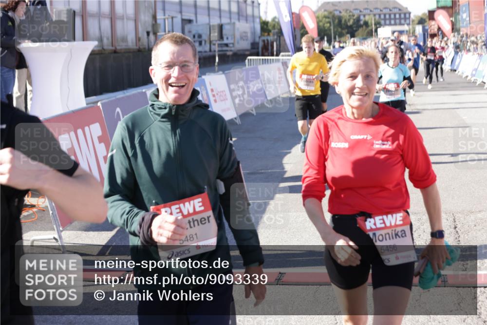 03.10.2025 - Köhlbrandbrückenlauf Jannik Wohlers http://msf.ph/oto/9093339 03.10.2025 13:20:11 Ziel 4397, 4402, 4433, 4565, 4779, 4994, 5037, 5175, 5328, 5456, 5481, 5683, 6589, 6649 meine-sportfotos.de
