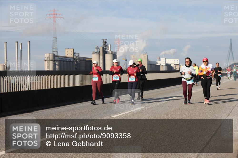 03.10.2025 - Köhlbrandbrückenlauf Lena Gebhardt http://msf.ph/oto/9093358 03.10.2025 10:08:44 Position 2  meine-sportfotos.de