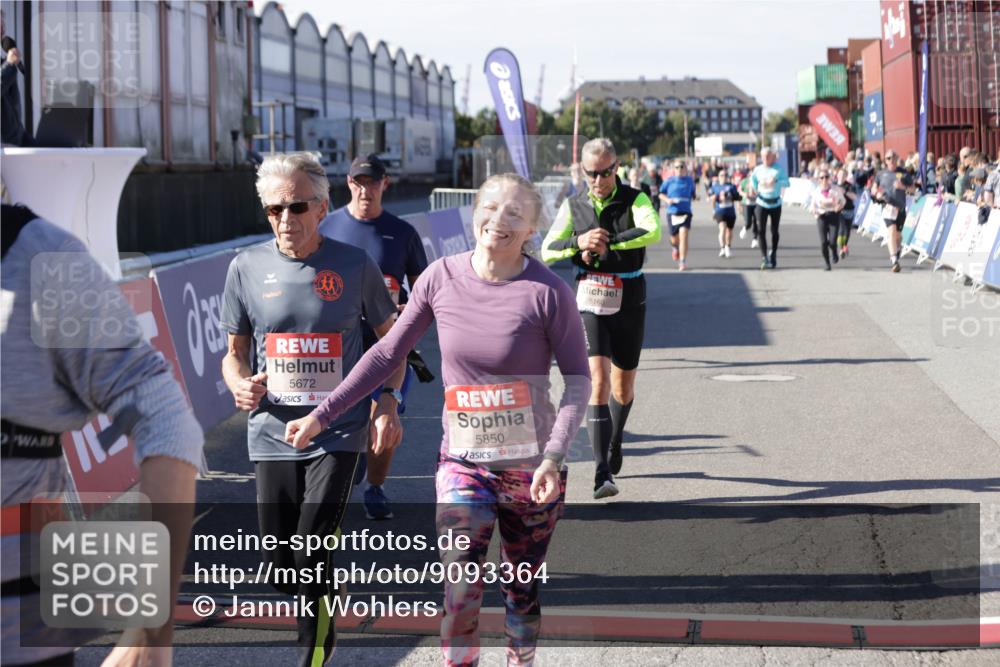 03.10.2025 - Köhlbrandbrückenlauf Jannik Wohlers http://msf.ph/oto/9093364 03.10.2025 13:20:19 Ziel 4397, 4402, 4565, 4571, 4779, 4994, 5144, 5160, 5208, 5672, 5683, 5790, 5850, 6035, 6136 meine-sportfotos.de