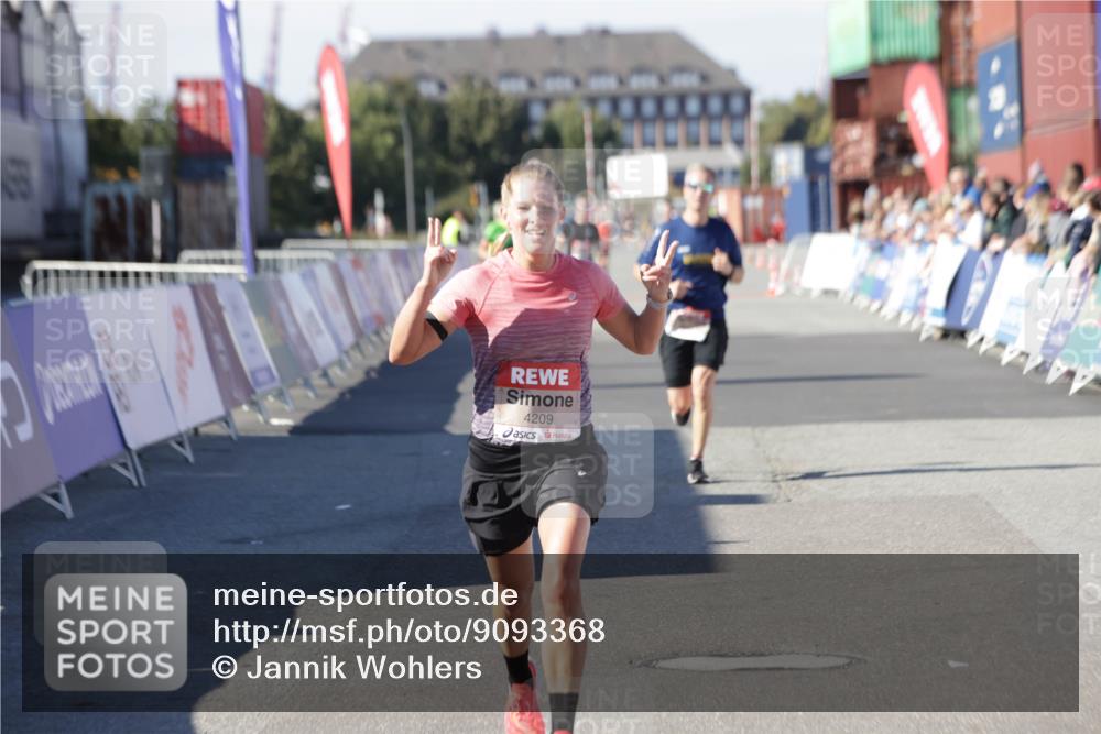 03.10.2025 - Köhlbrandbrückenlauf Jannik Wohlers http://msf.ph/oto/9093368 03.10.2025 12:54:35 Ziel 4023, 4060, 4106, 4209, 6683 meine-sportfotos.de