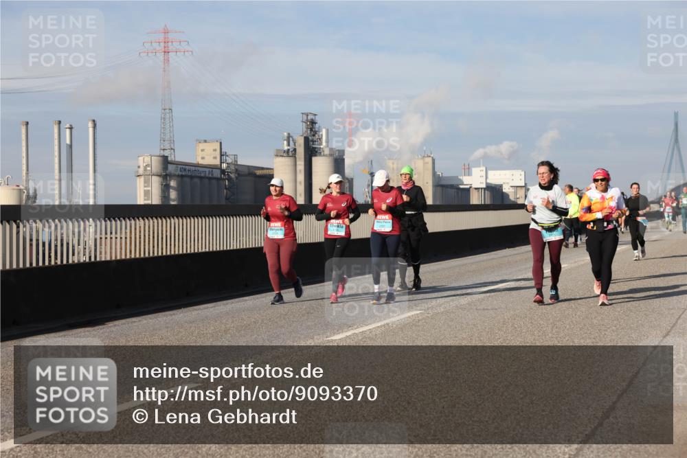 03.10.2025 - Köhlbrandbrückenlauf Lena Gebhardt http://msf.ph/oto/9093370 03.10.2025 10:08:45 Position 2  meine-sportfotos.de