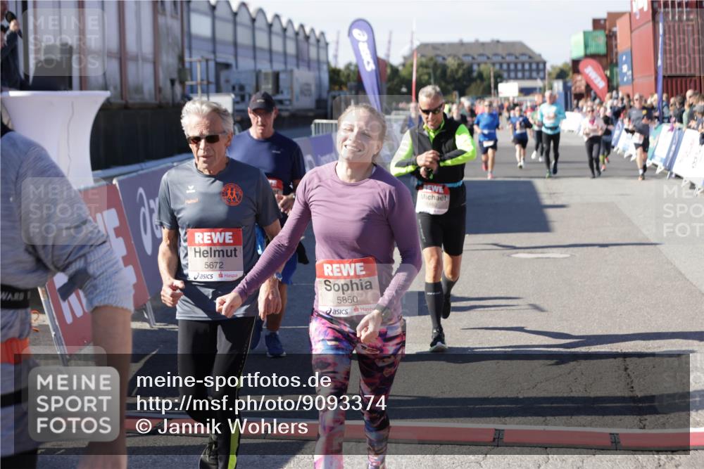 03.10.2025 - Köhlbrandbrückenlauf Jannik Wohlers http://msf.ph/oto/9093374 03.10.2025 13:20:19 Ziel 4397, 4402, 4565, 4571, 4779, 4994, 5144, 5160, 5208, 5672, 5683, 5790, 5850, 6035, 6136 meine-sportfotos.de
