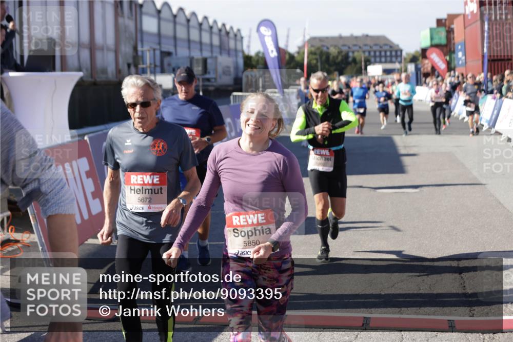 03.10.2025 - Köhlbrandbrückenlauf Jannik Wohlers http://msf.ph/oto/9093395 03.10.2025 13:20:19 Ziel 4397, 4402, 4565, 4571, 4779, 4994, 5144, 5160, 5208, 5672, 5683, 5790, 5850, 6035, 6136 meine-sportfotos.de