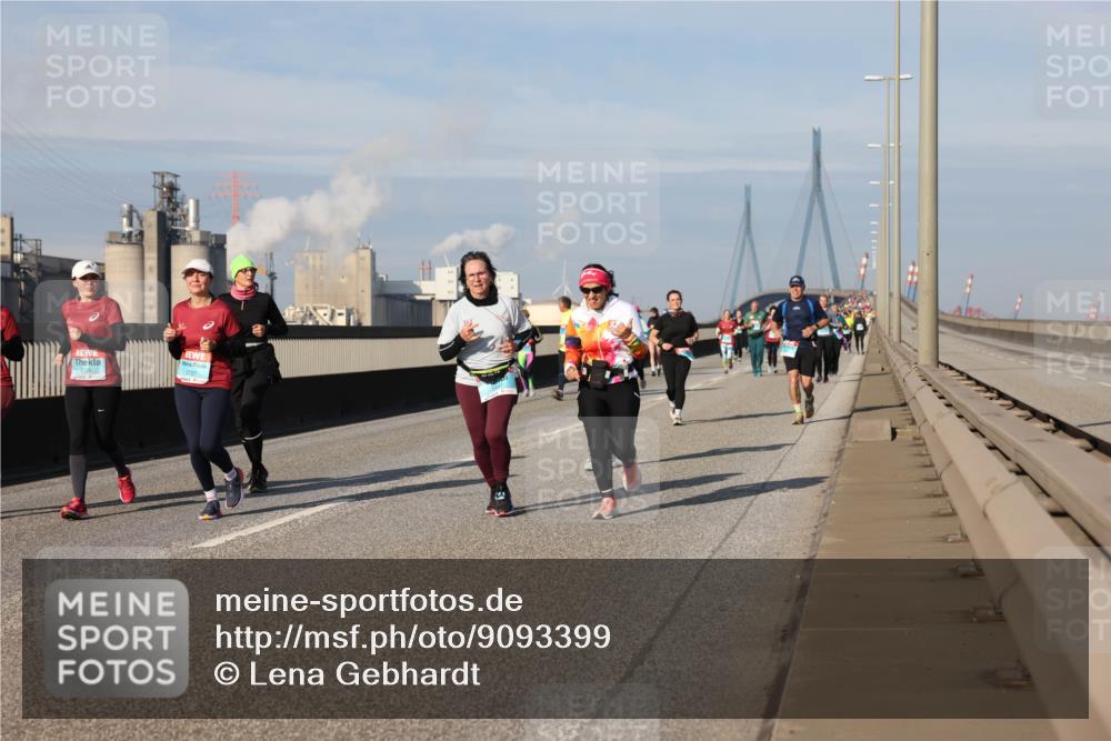 03.10.2025 - Köhlbrandbrückenlauf Lena Gebhardt http://msf.ph/oto/9093399 03.10.2025 10:08:46 Position 2 2726, 2727 meine-sportfotos.de