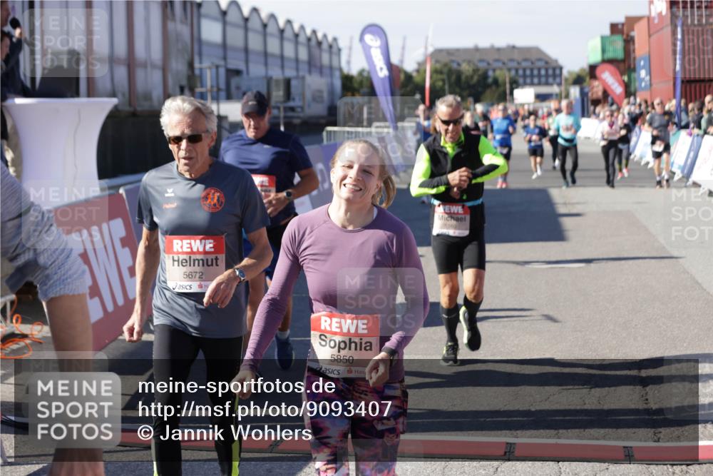03.10.2025 - Köhlbrandbrückenlauf Jannik Wohlers http://msf.ph/oto/9093407 03.10.2025 13:20:20 Ziel 4397, 4402, 4565, 4571, 4779, 4994, 5144, 5160, 5208, 5672, 5683, 5790, 5850, 6035, 6136 meine-sportfotos.de