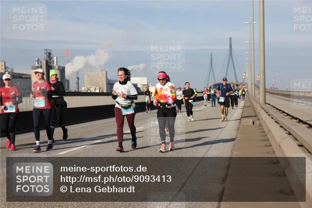 03.10.2025 - Köhlbrandbrückenlauf Lena Gebhardt http://msf.ph/oto/9093413 03.10.2025 10:08:46 Position 2 2727, 2441 meine-sportfotos.de