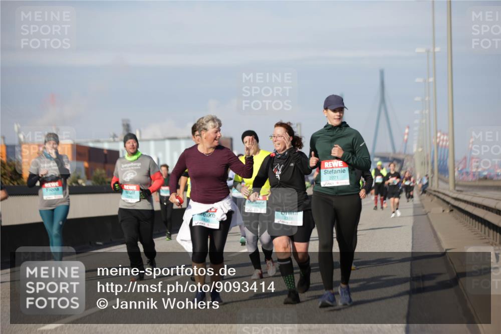 03.10.2025 - Köhlbrandbrückenlauf Jannik Wohlers http://msf.ph/oto/9093414 03.10.2025 10:12:08 Position 3 2436, 1963, 2116, 2271 meine-sportfotos.de