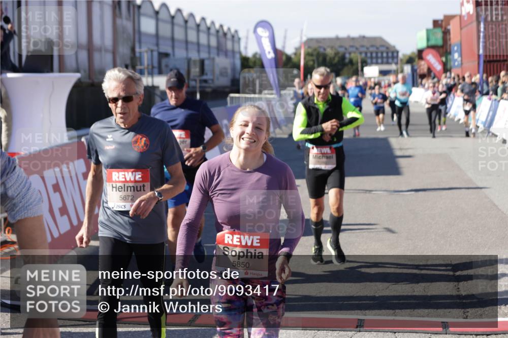 03.10.2025 - Köhlbrandbrückenlauf Jannik Wohlers http://msf.ph/oto/9093417 03.10.2025 13:20:20 Ziel 4397, 4402, 4565, 4571, 4779, 4994, 5144, 5160, 5208, 5672, 5683, 5790, 5850, 6035, 6136 meine-sportfotos.de