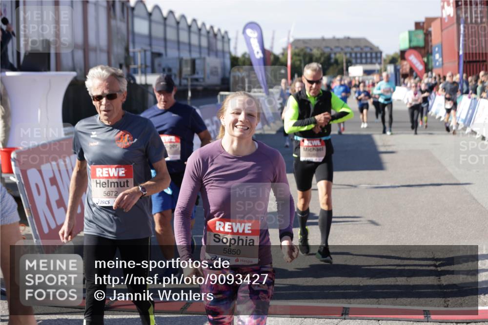 03.10.2025 - Köhlbrandbrückenlauf Jannik Wohlers http://msf.ph/oto/9093427 03.10.2025 13:20:20 Ziel 4397, 4402, 4565, 4571, 4779, 4994, 5144, 5160, 5208, 5672, 5683, 5790, 5850, 6035, 6136 meine-sportfotos.de