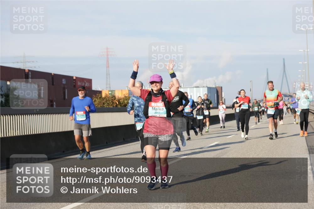 03.10.2025 - Köhlbrandbrückenlauf Jannik Wohlers http://msf.ph/oto/9093437 03.10.2025 10:00:37 Position 3 2017 meine-sportfotos.de