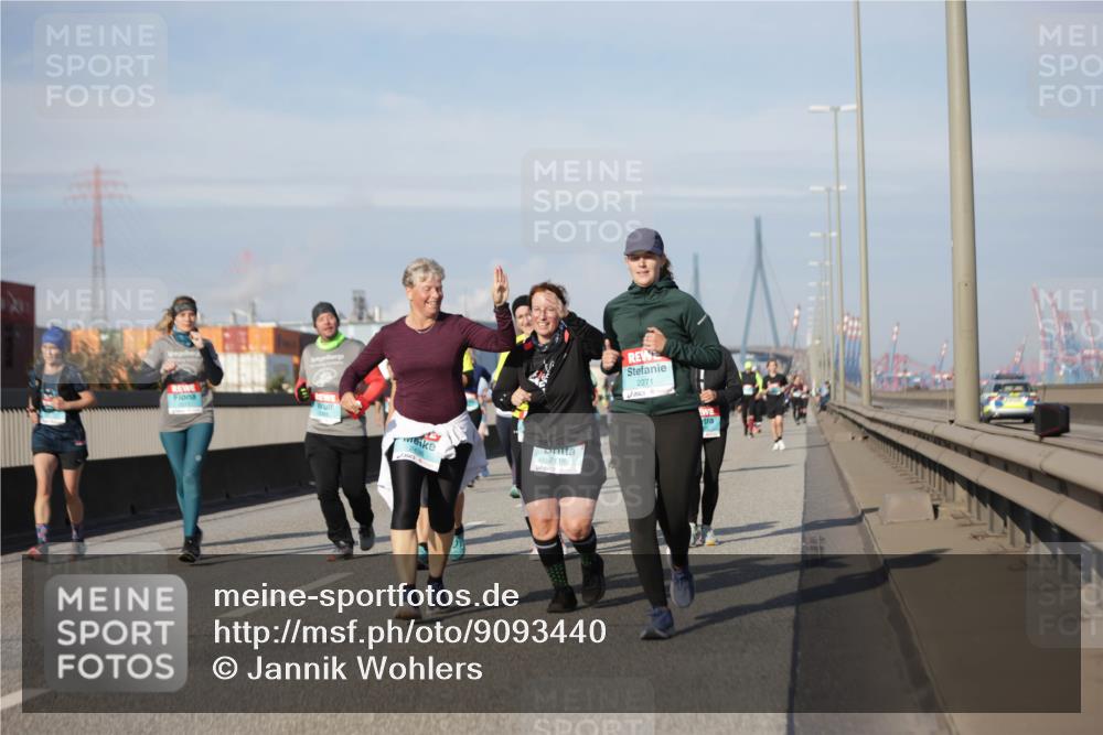 03.10.2025 - Köhlbrandbrückenlauf Jannik Wohlers http://msf.ph/oto/9093440 03.10.2025 10:12:09 Position 3 2116, 2271 meine-sportfotos.de