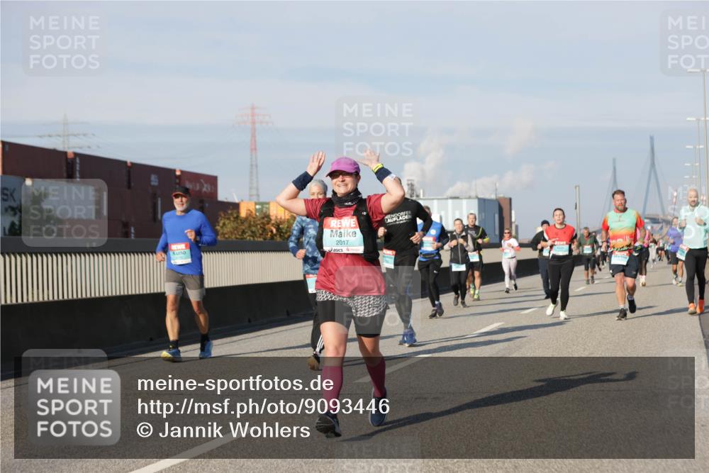 03.10.2025 - Köhlbrandbrückenlauf Jannik Wohlers http://msf.ph/oto/9093446 03.10.2025 10:00:37 Position 3 2017 meine-sportfotos.de