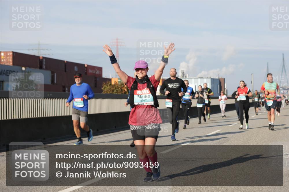 03.10.2025 - Köhlbrandbrückenlauf Jannik Wohlers http://msf.ph/oto/9093459 03.10.2025 10:00:37 Position 3 2017 meine-sportfotos.de