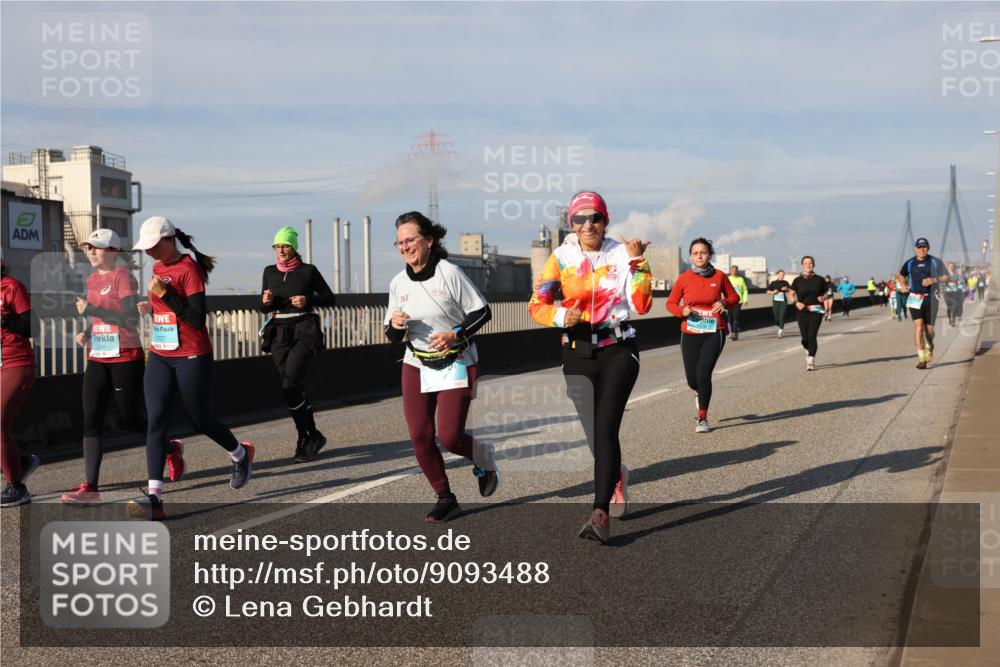 03.10.2025 - Köhlbrandbrückenlauf Lena Gebhardt http://msf.ph/oto/9093488 03.10.2025 10:08:48 Position 2 2727, 361 meine-sportfotos.de