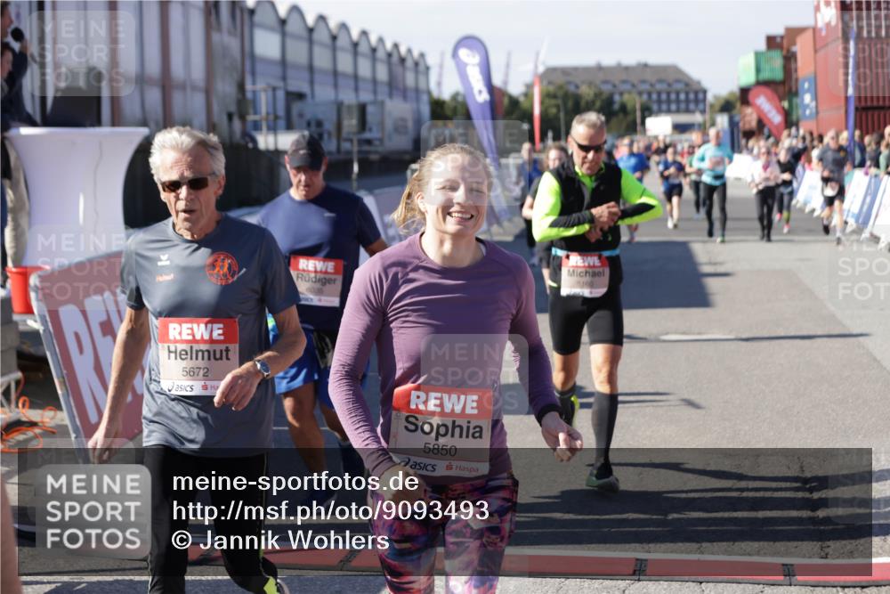 03.10.2025 - Köhlbrandbrückenlauf Jannik Wohlers http://msf.ph/oto/9093493 03.10.2025 13:20:20 Ziel 4397, 4402, 4565, 4571, 4779, 4994, 5144, 5160, 5208, 5672, 5683, 5790, 5850, 6035, 6136 meine-sportfotos.de