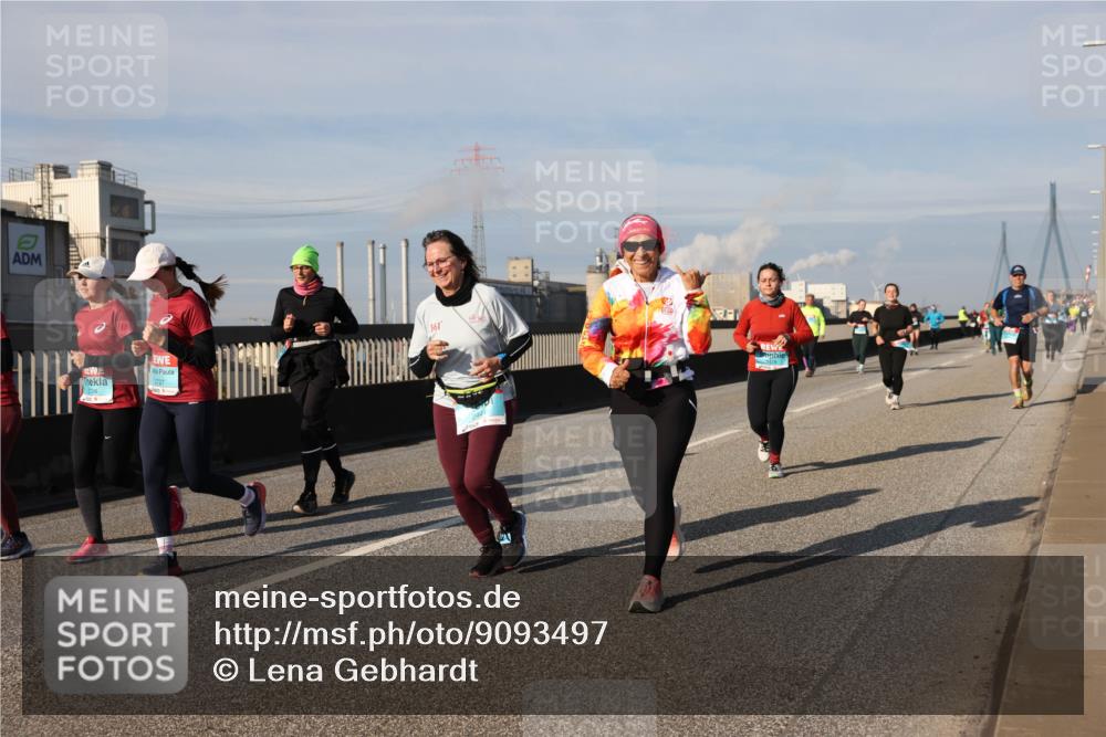 03.10.2025 - Köhlbrandbrückenlauf Lena Gebhardt http://msf.ph/oto/9093497 03.10.2025 10:08:48 Position 2 26, 2727 meine-sportfotos.de