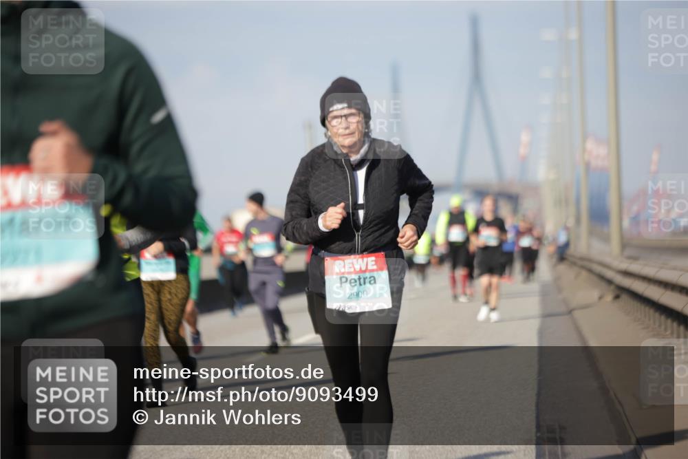 03.10.2025 - Köhlbrandbrückenlauf Jannik Wohlers http://msf.ph/oto/9093499 03.10.2025 10:12:11 Position 3 2900 meine-sportfotos.de