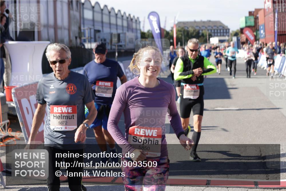 03.10.2025 - Köhlbrandbrückenlauf Jannik Wohlers http://msf.ph/oto/9093509 03.10.2025 13:20:20 Ziel 4397, 4402, 4565, 4571, 4779, 4994, 5144, 5160, 5208, 5672, 5683, 5790, 5850, 6035, 6136 meine-sportfotos.de