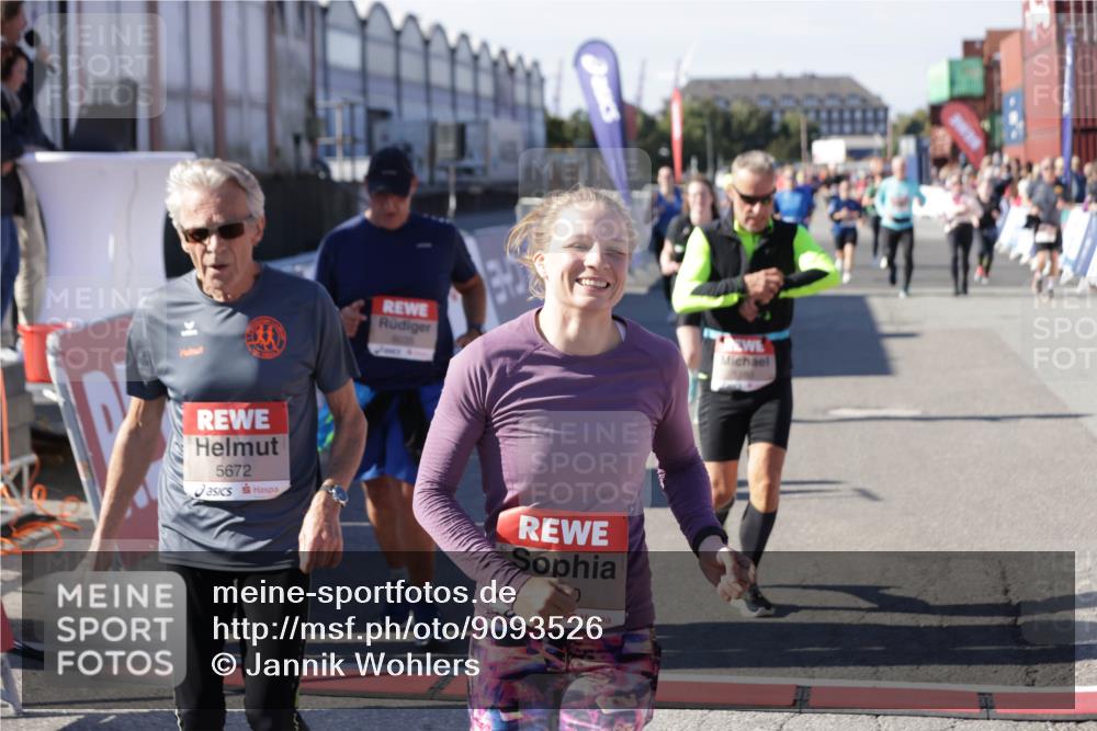 03.10.2025 - Köhlbrandbrückenlauf Jannik Wohlers http://msf.ph/oto/9093526 03.10.2025 13:20:20 Ziel 4397, 4402, 4565, 4571, 4779, 4994, 5144, 5160, 5208, 5672, 5683, 5790, 5850, 6035, 6136 meine-sportfotos.de