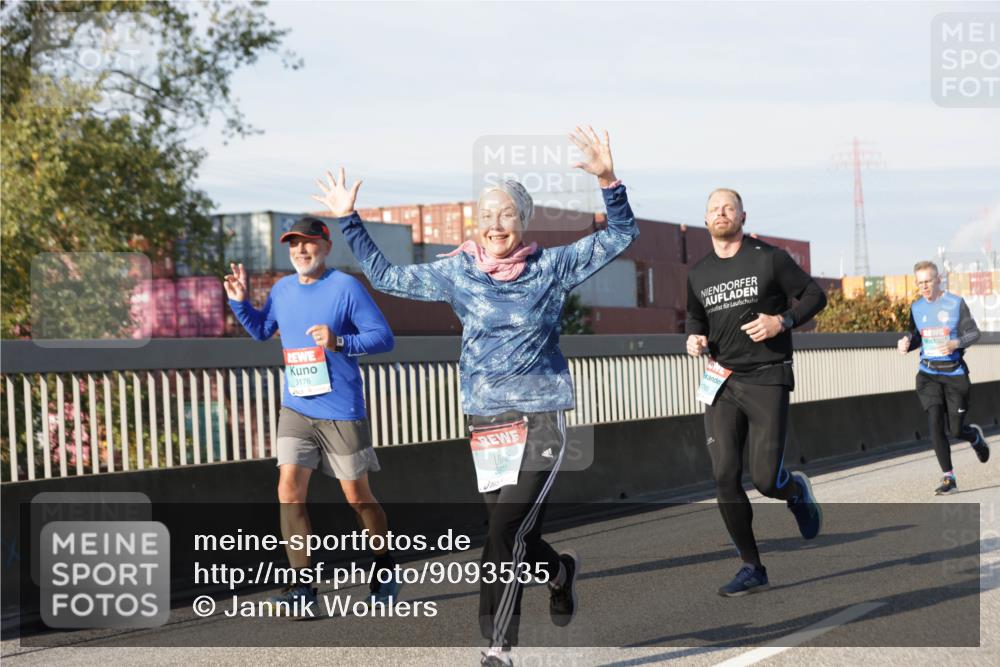 03.10.2025 - Köhlbrandbrückenlauf Jannik Wohlers http://msf.ph/oto/9093535 03.10.2025 10:00:39 Position 3 3176, 383 meine-sportfotos.de