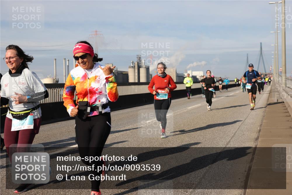 03.10.2025 - Köhlbrandbrückenlauf Lena Gebhardt http://msf.ph/oto/9093539 03.10.2025 10:08:49 Position 2 361, 2441, 3479 meine-sportfotos.de