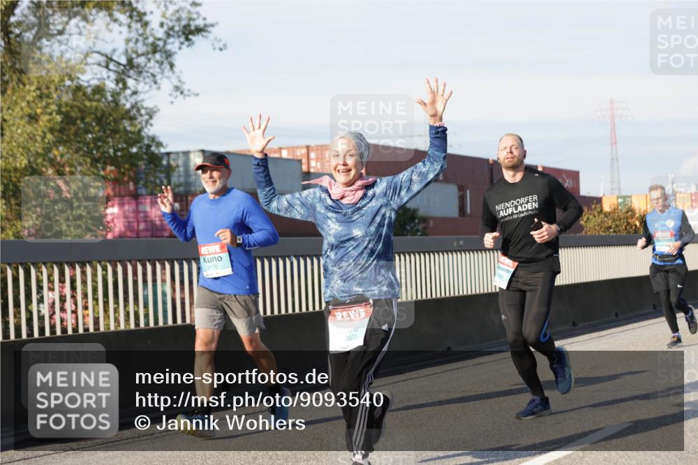 03.10.2025 - Köhlbrandbrückenlauf Jannik Wohlers http://msf.ph/oto/9093540 03.10.2025 10:00:39 Position 3 3176, 3823, 1785 meine-sportfotos.de