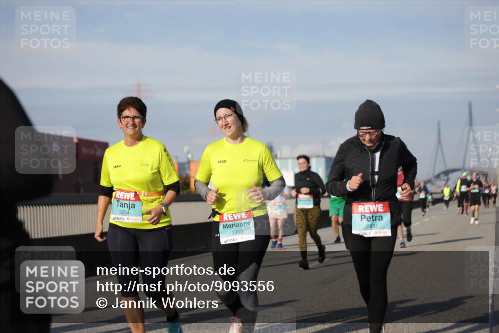 03.10.2025 - Köhlbrandbrückenlauf Jannik Wohlers http://msf.ph/oto/9093556 03.10.2025 10:12:12 Position 3 3254, 1963, 2900 meine-sportfotos.de