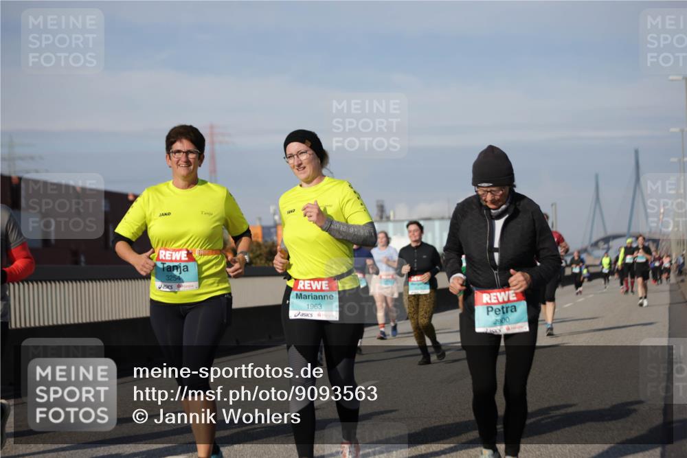03.10.2025 - Köhlbrandbrückenlauf Jannik Wohlers http://msf.ph/oto/9093563 03.10.2025 10:12:13 Position 3 3254, 1963, 2900 meine-sportfotos.de