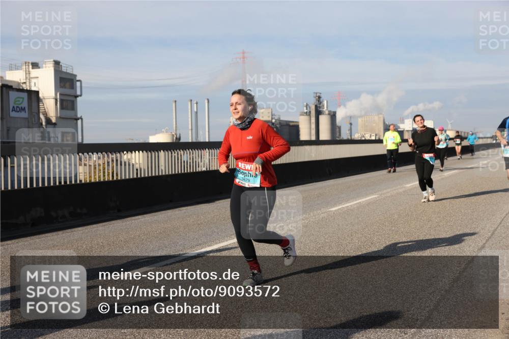 03.10.2025 - Köhlbrandbrückenlauf Lena Gebhardt http://msf.ph/oto/9093572 03.10.2025 10:08:50 Position 2 3479 meine-sportfotos.de
