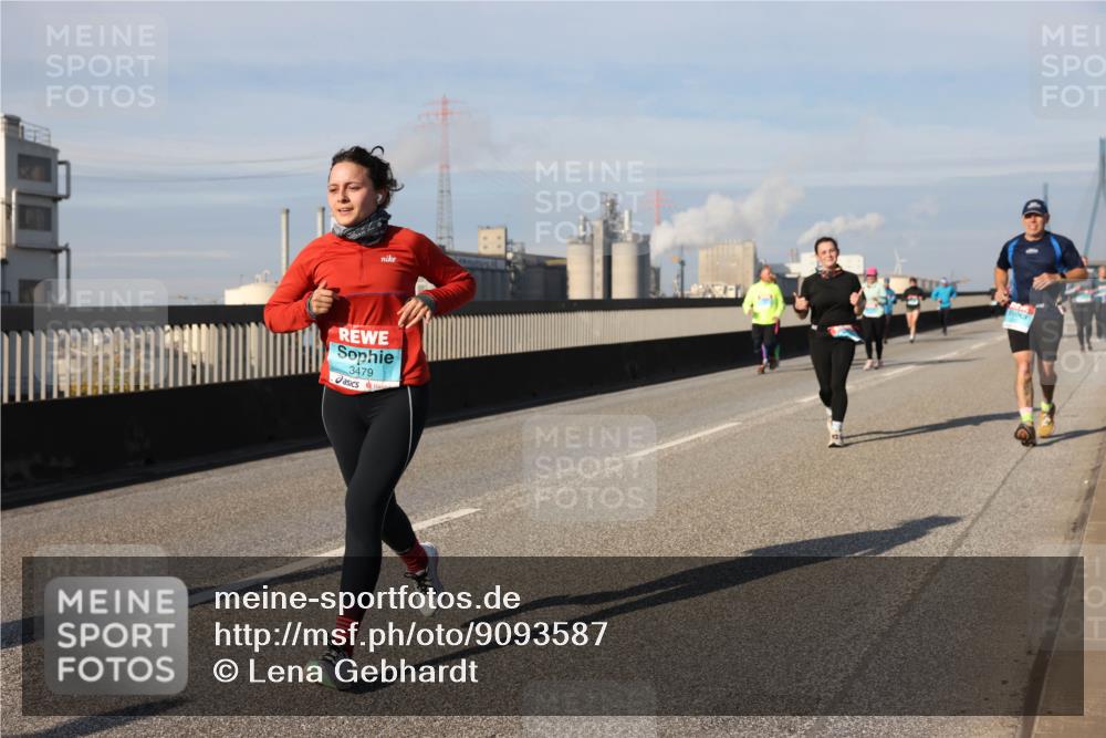 03.10.2025 - Köhlbrandbrückenlauf Lena Gebhardt http://msf.ph/oto/9093587 03.10.2025 10:08:50 Position 2 3479 meine-sportfotos.de