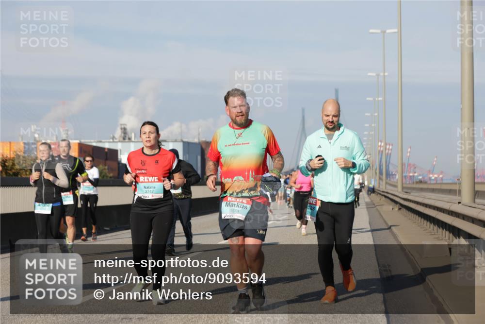 03.10.2025 - Köhlbrandbrückenlauf Jannik Wohlers http://msf.ph/oto/9093594 03.10.2025 10:00:40 Position 3 3747, 20, 25, 1573 meine-sportfotos.de
