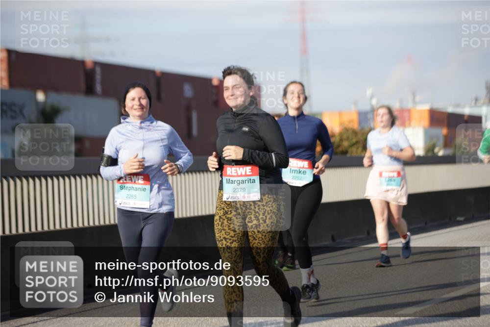 03.10.2025 - Köhlbrandbrückenlauf Jannik Wohlers http://msf.ph/oto/9093595 03.10.2025 10:12:15 Position 3 2265, 2379, 2252 meine-sportfotos.de
