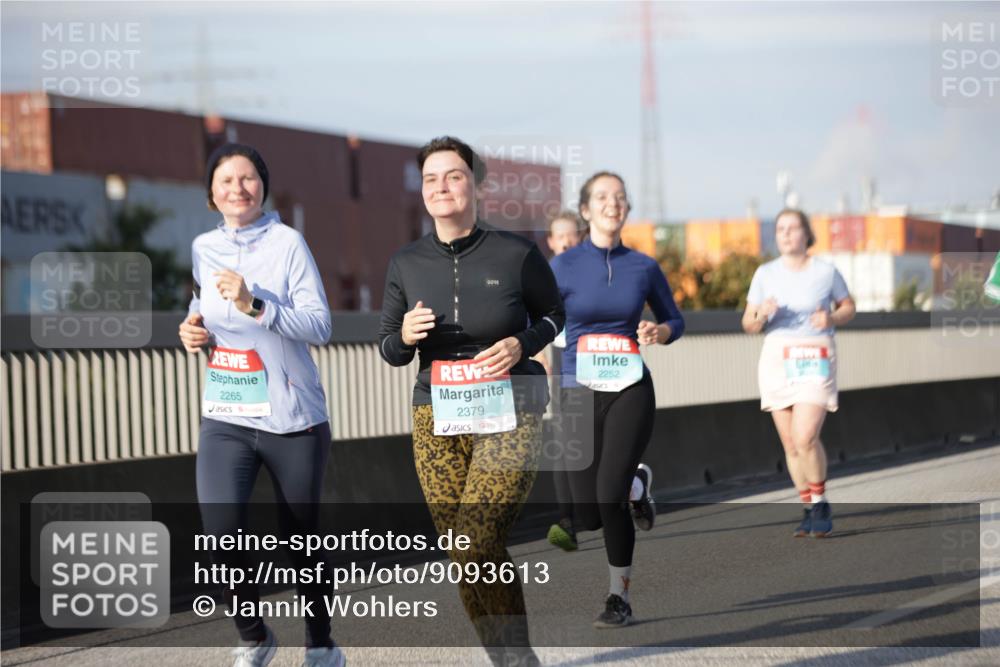 03.10.2025 - Köhlbrandbrückenlauf Jannik Wohlers http://msf.ph/oto/9093613 03.10.2025 10:12:16 Position 3 2265, 2379, 2252 meine-sportfotos.de