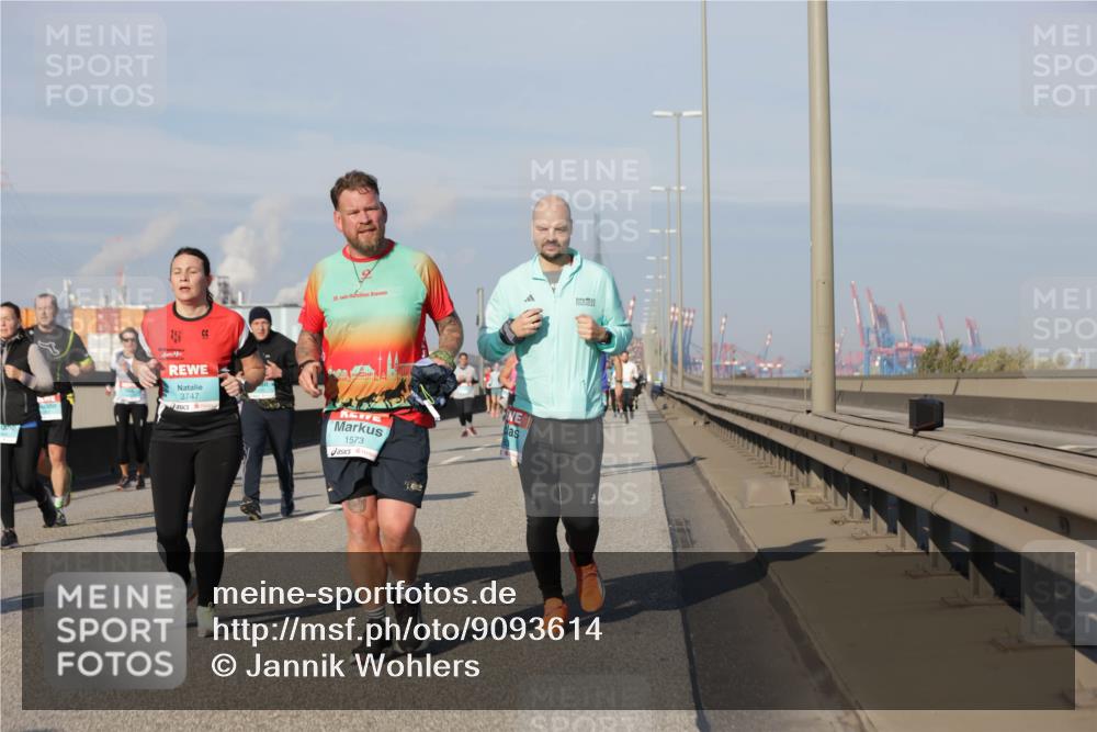 03.10.2025 - Köhlbrandbrückenlauf Jannik Wohlers http://msf.ph/oto/9093614 03.10.2025 10:00:41 Position 3 20, 25, 3747, 1573 meine-sportfotos.de