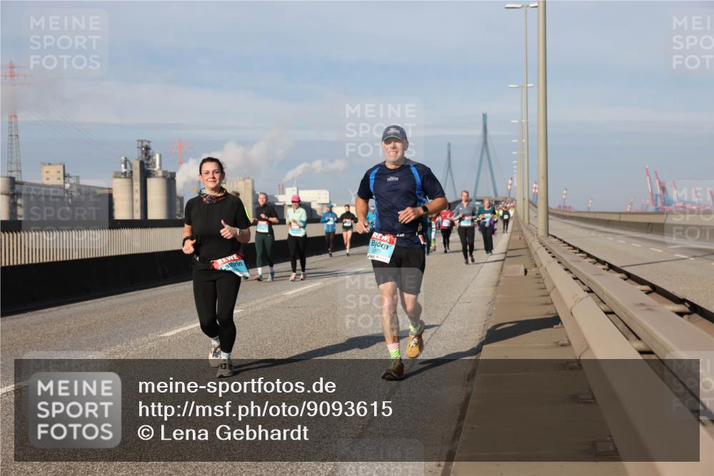 03.10.2025 - Köhlbrandbrückenlauf Lena Gebhardt http://msf.ph/oto/9093615 03.10.2025 10:08:52 Position 2 2973 meine-sportfotos.de