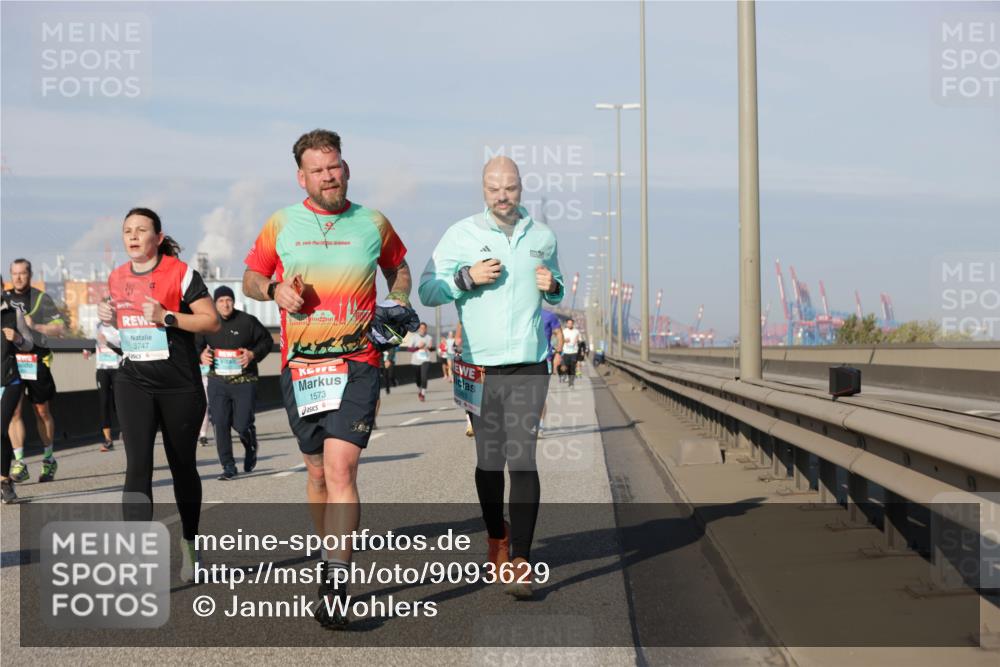 03.10.2025 - Köhlbrandbrückenlauf Jannik Wohlers http://msf.ph/oto/9093629 03.10.2025 10:00:41 Position 3 3747, 20, 1573, 1283 meine-sportfotos.de