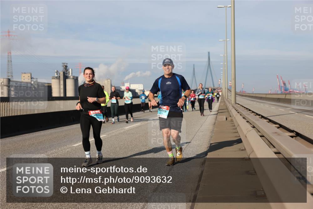 03.10.2025 - Köhlbrandbrückenlauf Lena Gebhardt http://msf.ph/oto/9093632 03.10.2025 10:08:52 Position 2 2973 meine-sportfotos.de
