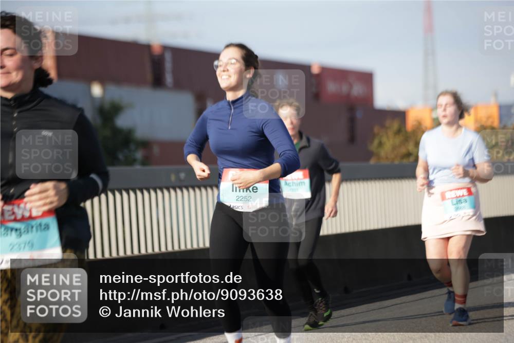 03.10.2025 - Köhlbrandbrückenlauf Jannik Wohlers http://msf.ph/oto/9093638 03.10.2025 10:12:17 Position 3 2379, 2252, 2888 meine-sportfotos.de