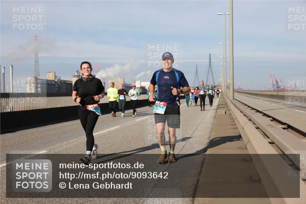 03.10.2025 - Köhlbrandbrückenlauf Lena Gebhardt http://msf.ph/oto/9093642 03.10.2025 10:08:52 Position 2 2973 meine-sportfotos.de