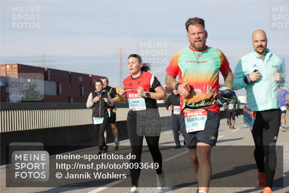 03.10.2025 - Köhlbrandbrückenlauf Jannik Wohlers http://msf.ph/oto/9093649 03.10.2025 10:00:42 Position 3 3747, 20, 25, 1573, 1283 meine-sportfotos.de