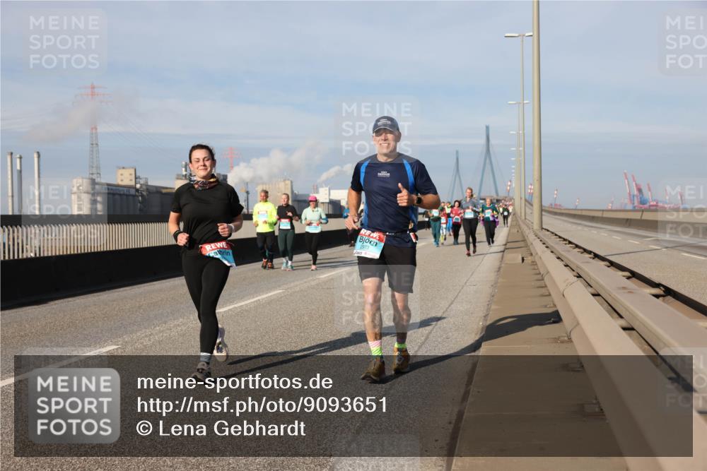 03.10.2025 - Köhlbrandbrückenlauf Lena Gebhardt http://msf.ph/oto/9093651 03.10.2025 10:08:52 Position 2 2973 meine-sportfotos.de