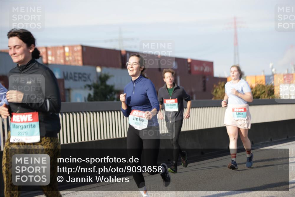 03.10.2025 - Köhlbrandbrückenlauf Jannik Wohlers http://msf.ph/oto/9093658 03.10.2025 10:12:17 Position 3 2579, 2252, 1221, 2668 meine-sportfotos.de