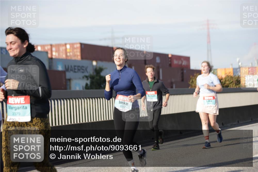 03.10.2025 - Köhlbrandbrückenlauf Jannik Wohlers http://msf.ph/oto/9093661 03.10.2025 10:12:17 Position 3 2579, 2252, 1221, 2668 meine-sportfotos.de