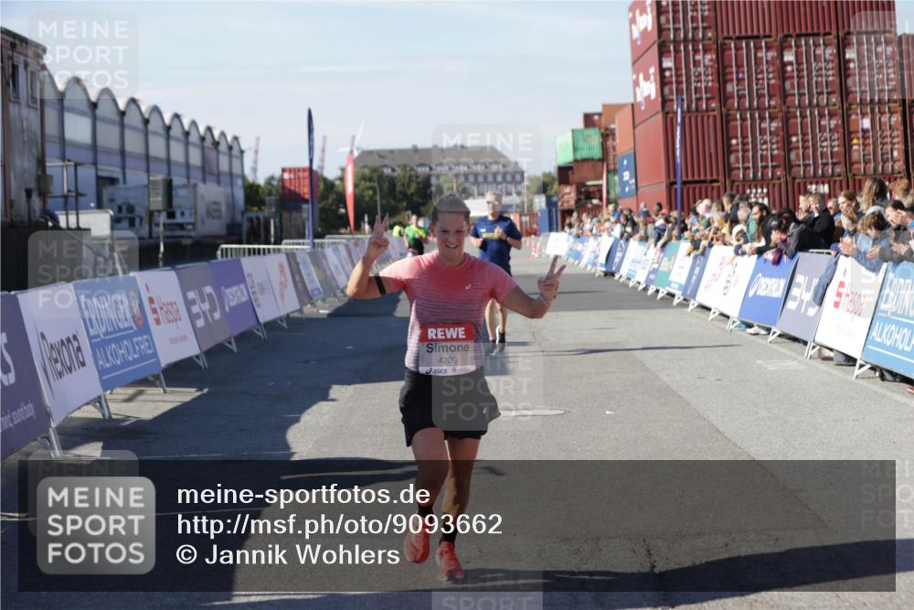 03.10.2025 - Köhlbrandbrückenlauf Jannik Wohlers http://msf.ph/oto/9093662 03.10.2025 12:54:36 Ziel 4023, 4060, 4106, 4209, 6683 meine-sportfotos.de