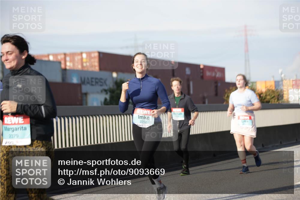 03.10.2025 - Köhlbrandbrückenlauf Jannik Wohlers http://msf.ph/oto/9093669 03.10.2025 10:12:17 Position 3 2579, 2252 meine-sportfotos.de